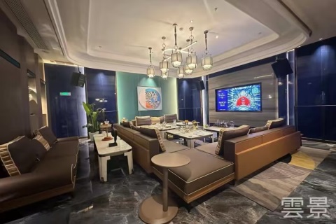 文山夜场绽放自我 自信女性开启都市新篇章